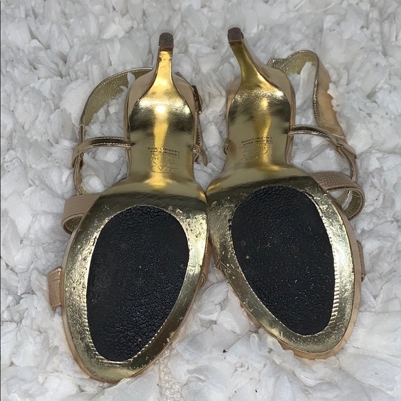 Adrianna Papell Gold Heel - Picture 4 of 7